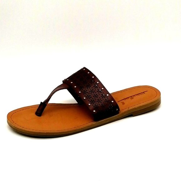 Maurices Womens Pryia Thong‎ Sandal Brown Perforated Studs Flat Heel 7M - Picture 1 of 9